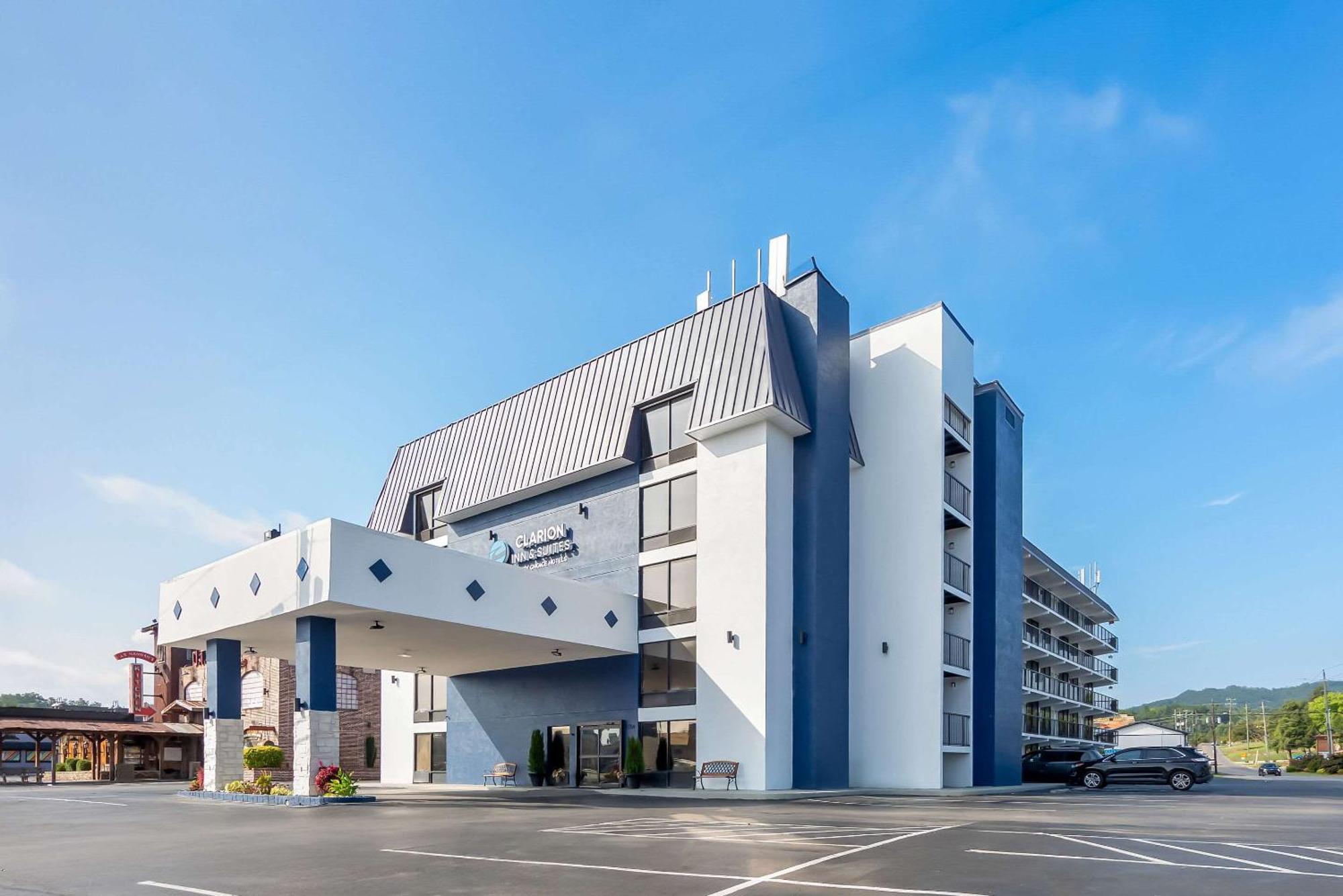 Clarion Inn & Suites Near The Leconte Center Pigeon Forge Bagian luar foto